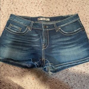 BKE Sabrina Stretch Shorts size 32 fit small